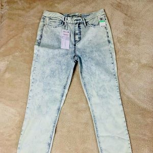 The bombshell high rise skinny jeans size 8